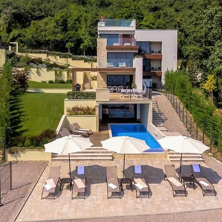 Villa Altavista - Seaview & Relax With Heated Pool & Minigolf Opatija Exterior foto