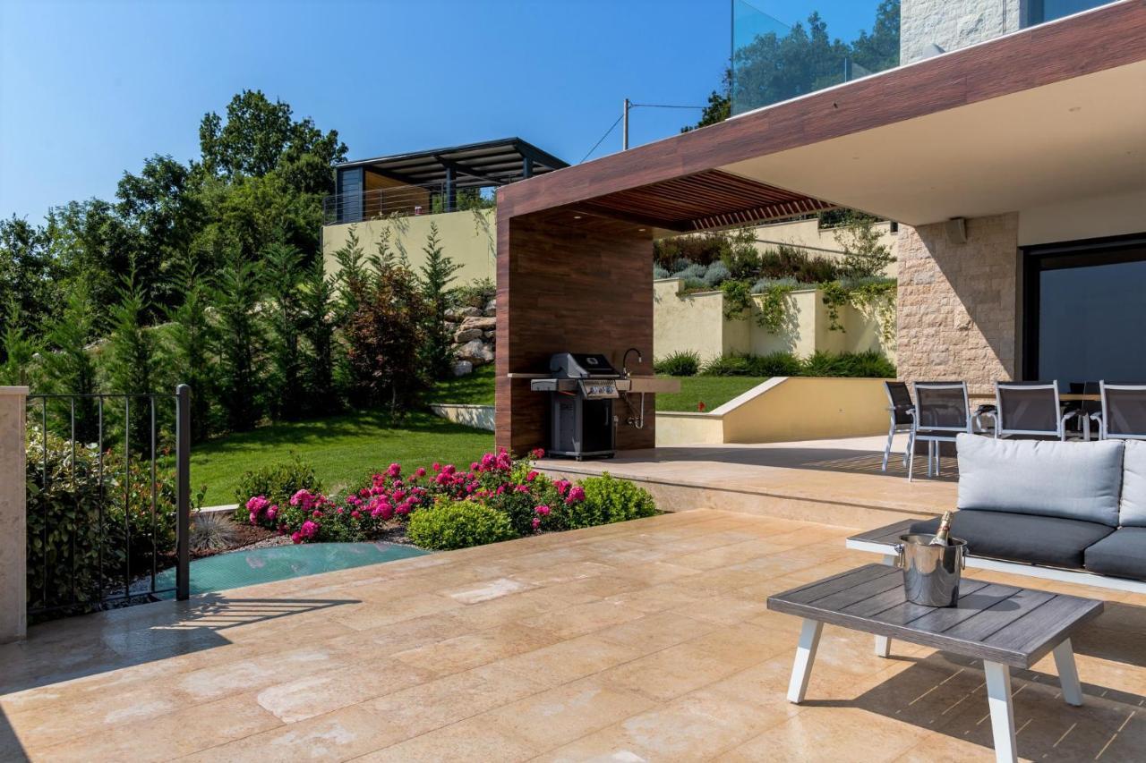 Villa Altavista - Seaview & Relax With Heated Pool & Minigolf Opatija Exterior foto